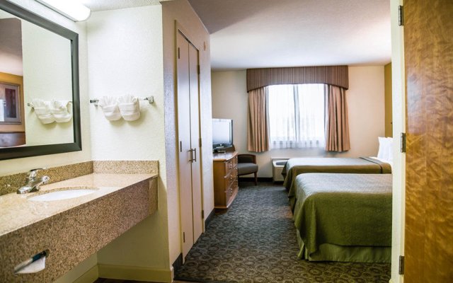 Quality Inn & Suites Near the Theme Parks