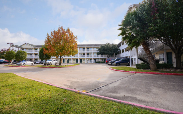 Intown Suites Extended Stay Select Houston - Stafford