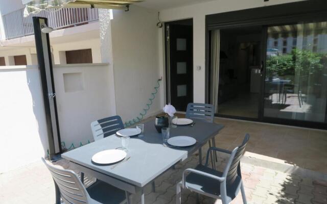 Appartement de standing avec belle terrasse 100m plages