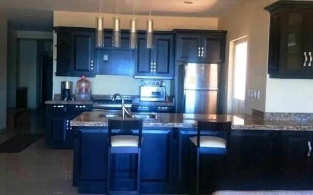 Condo Sam 301