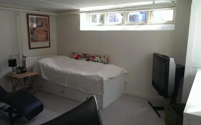 Friis Bed & Bath