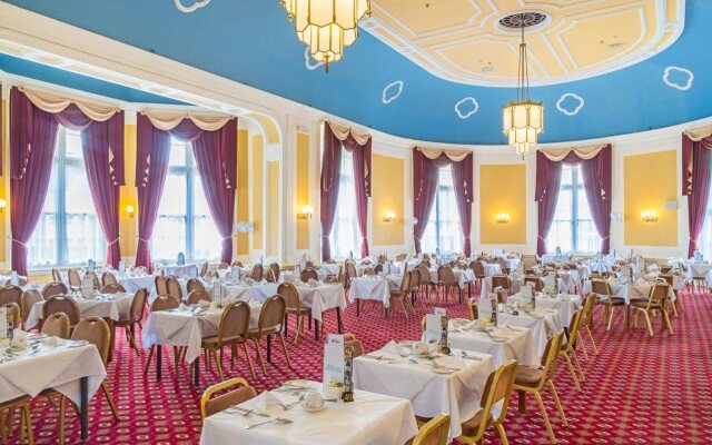Queens Hotel