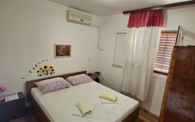 Antica Private Apartment Komiza