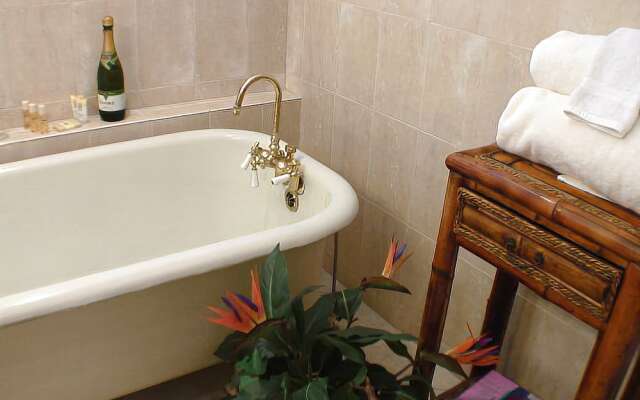 Palm Beach Hibiscus Bed & Breakfast