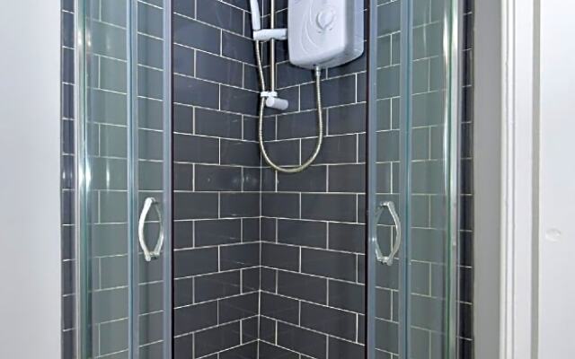 Townhouse @ 272 Walthall Street Crewe