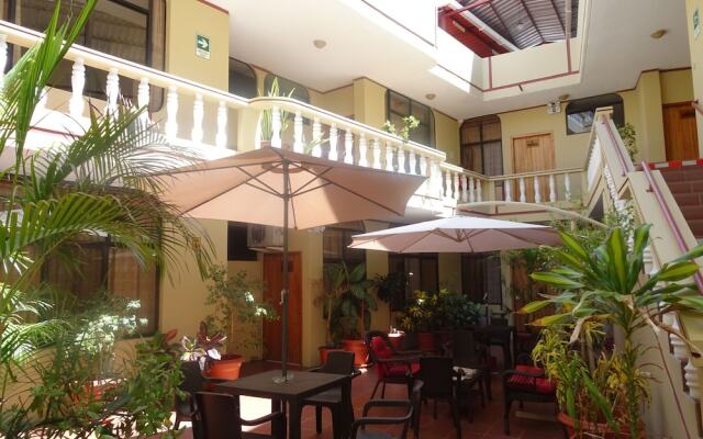 Hotel Red Booby