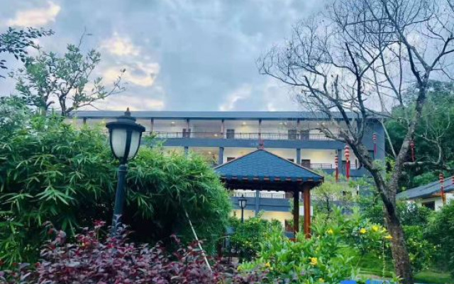 Yingxi Tangquan Resort
