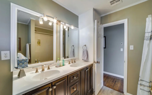 Tulsa Home w/ Yard: 5 Mi to Downtown!