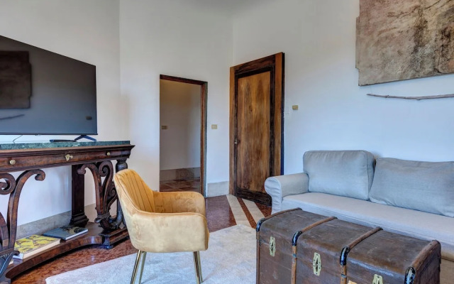 Palestro Apartment by Mamo Florence