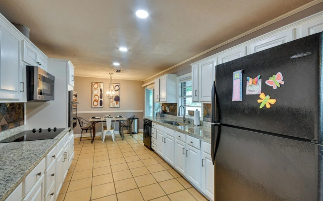 Spacious Montgomery Home ~ 3 Mi to Downtown!