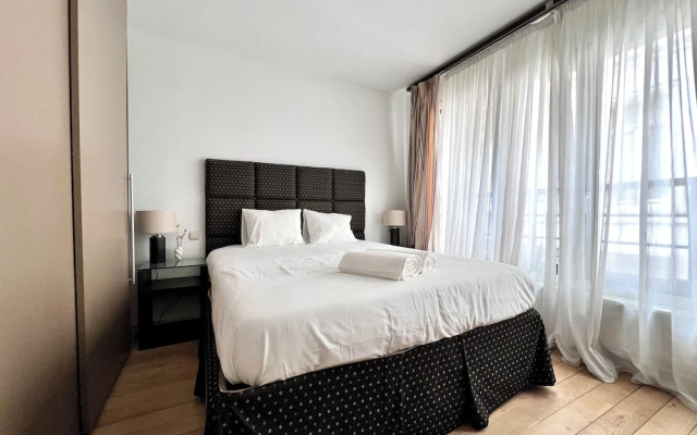 Peaceful 2 minutes European Parliament