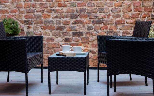 Kosciuszki Square Apartment by Renters