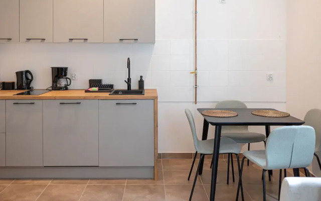 RentPlanet - plac Uniwersytecki