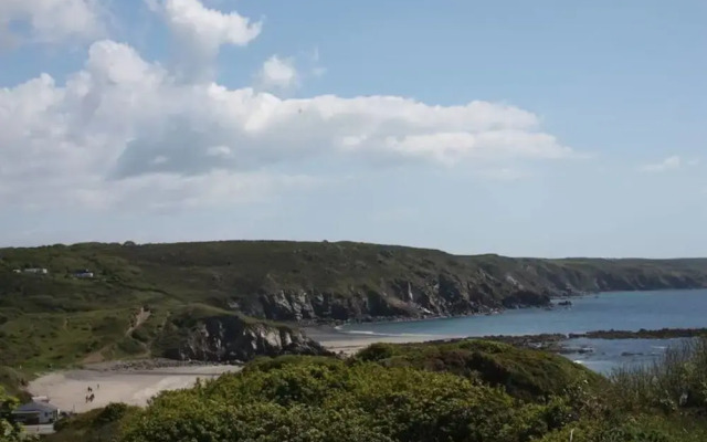 Cosy Shepherds Hut nr Kynance Cove