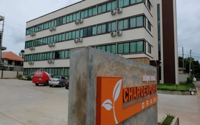 Charoenporn Hotel
