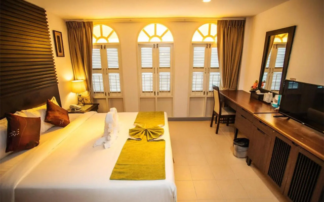 Patong Sino House