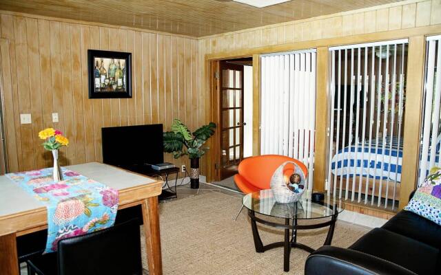 Live Oaks Bed and Breakfast