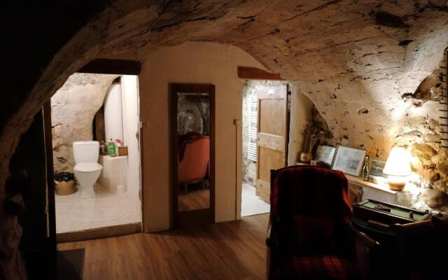 Chambre et pièce à vivre indépendantes