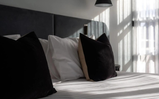 Salamanca Suites
