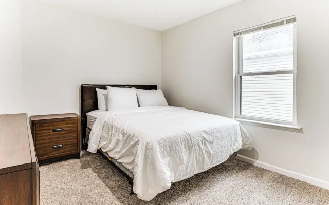 3 Mi to Downtown: Pet-friendly Indianapolis Home