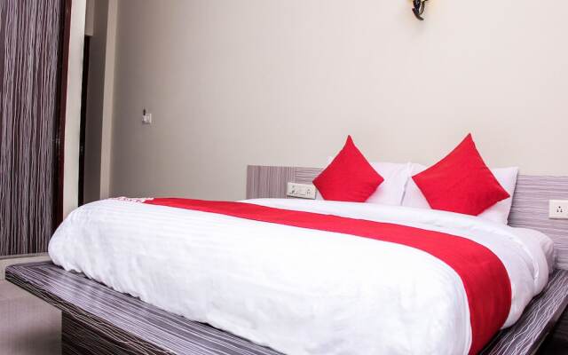 Capital O 14864 Hotel Satyam Inn