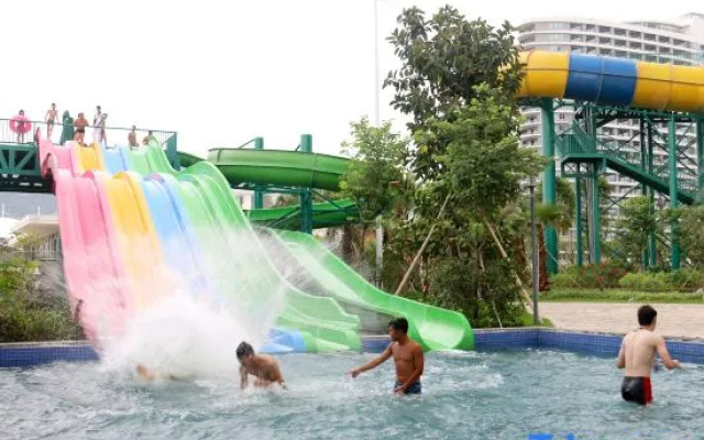 Julong Resort (Tsuen Wan Sea World)