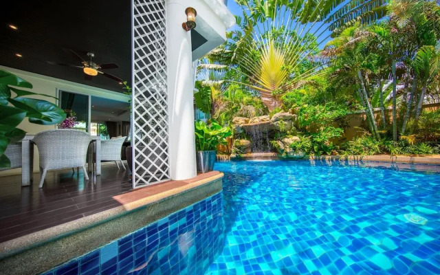 PARADISE Pool Villa Pattaya in Tropicana Village