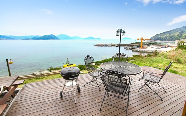 Geoje Blue Marae Pension