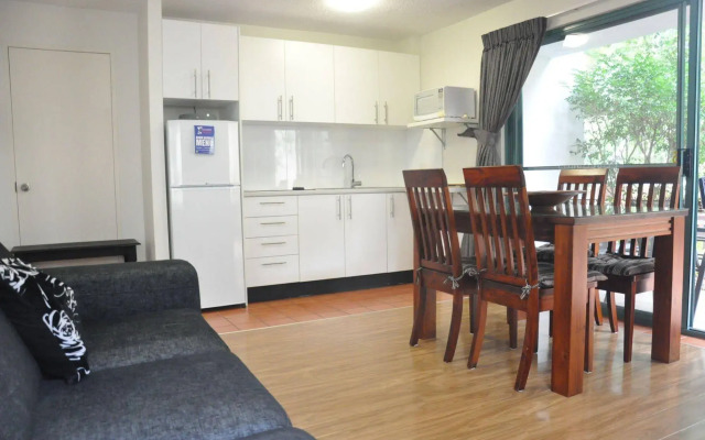 Chez Noosa Holiday Apartments