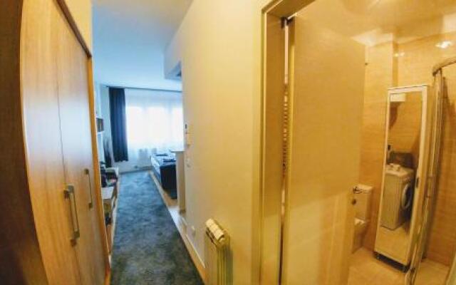 A Blok-Apartment The One