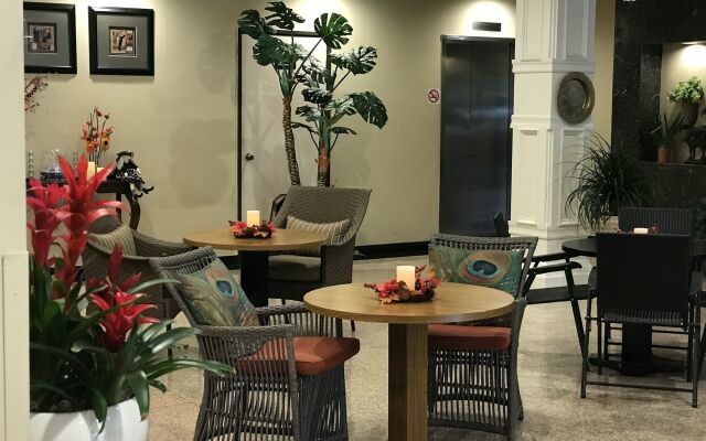 GreenTree Inn & Suites Alhambra