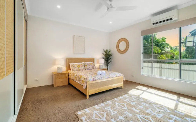 Majestic Manor Stylish Super Home Pool BBQ