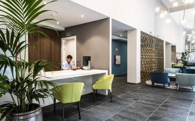 Intelier Victoria Hotel
