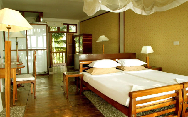 The Eco, The Poolside Beach Retreat