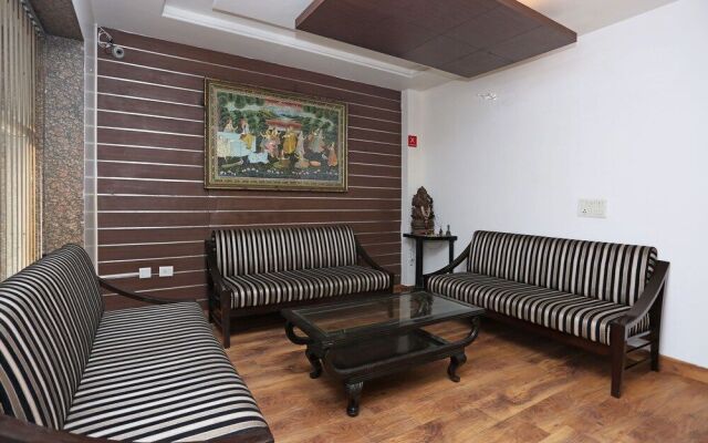 OYO Flagship 061 Chodhary Mor GT Road