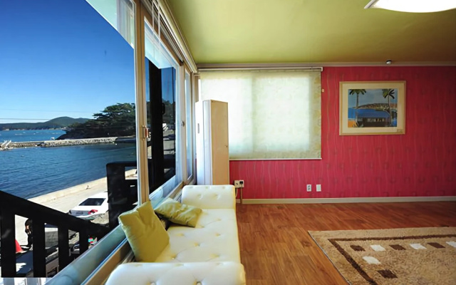 Tongyeong Look at the Sea Pension