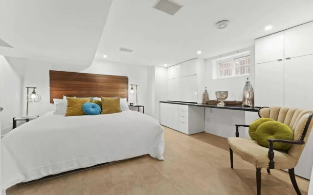 Specious Fully Private Studio apt With Laundry