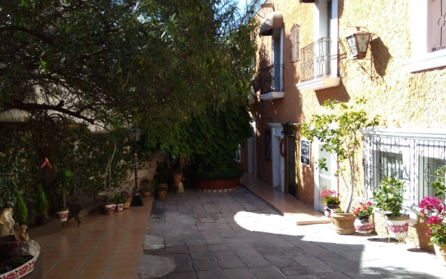 Casa Espejos Holistic B&B- Adults Only