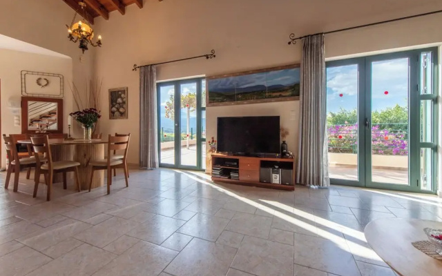 Villa Chloe With Private Pool