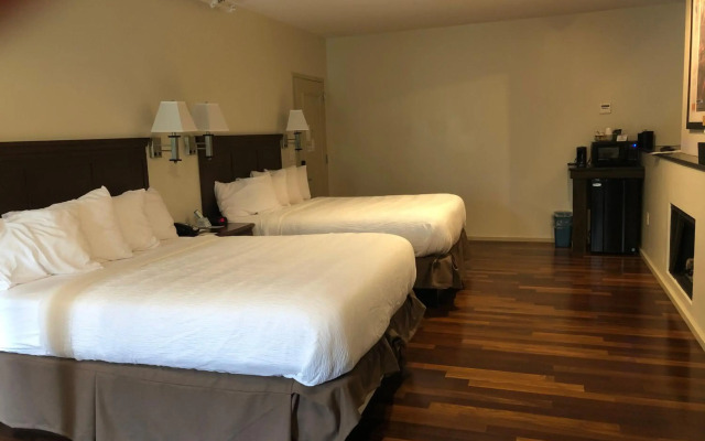 Grand Eastonian Hotel & Suites