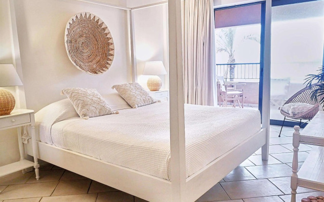 Grecotel Plaza Beach House