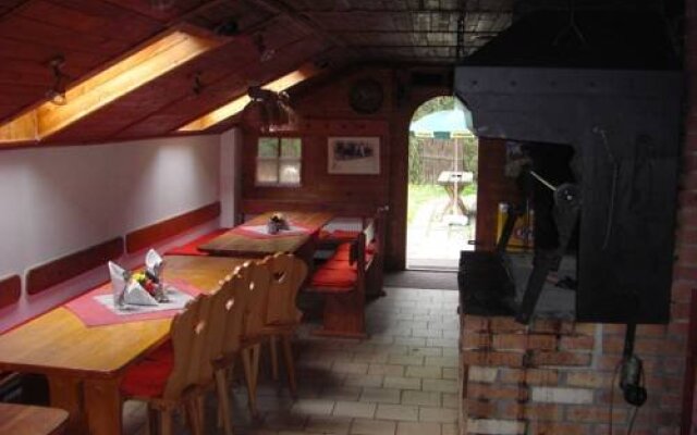 Penzion U kamenného kola