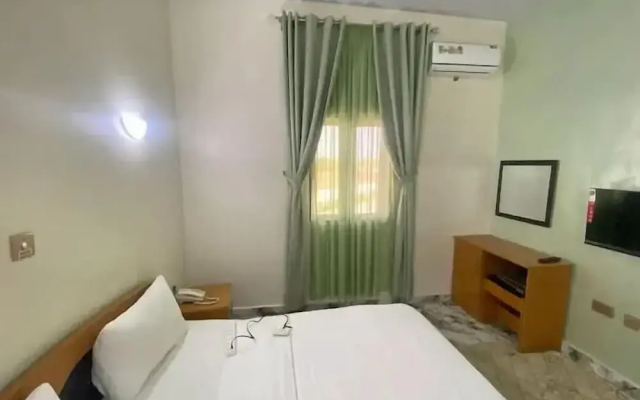The Canopy Haven Apartment