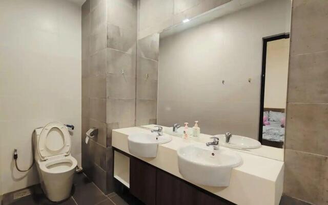 Quality Hotel & Suites Montreal East