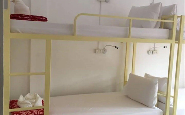 Vongprachan Backpackers Hostel