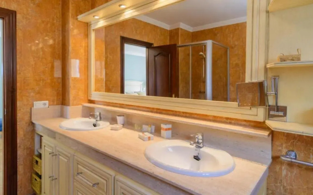 Villas Nerjazul - El Peñoncillo Beach