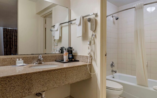 Quality Inn At Town Center