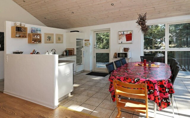 Pretty Holiday Home in Hadsund With Terrace