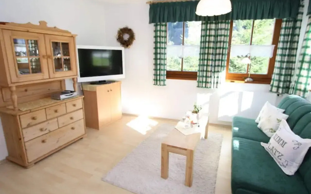 Sunlit Apartment near Ski Area in Hüttschlag