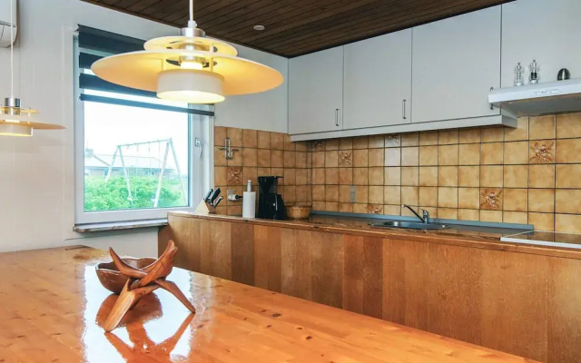 10 Person Holiday Home in Harboore